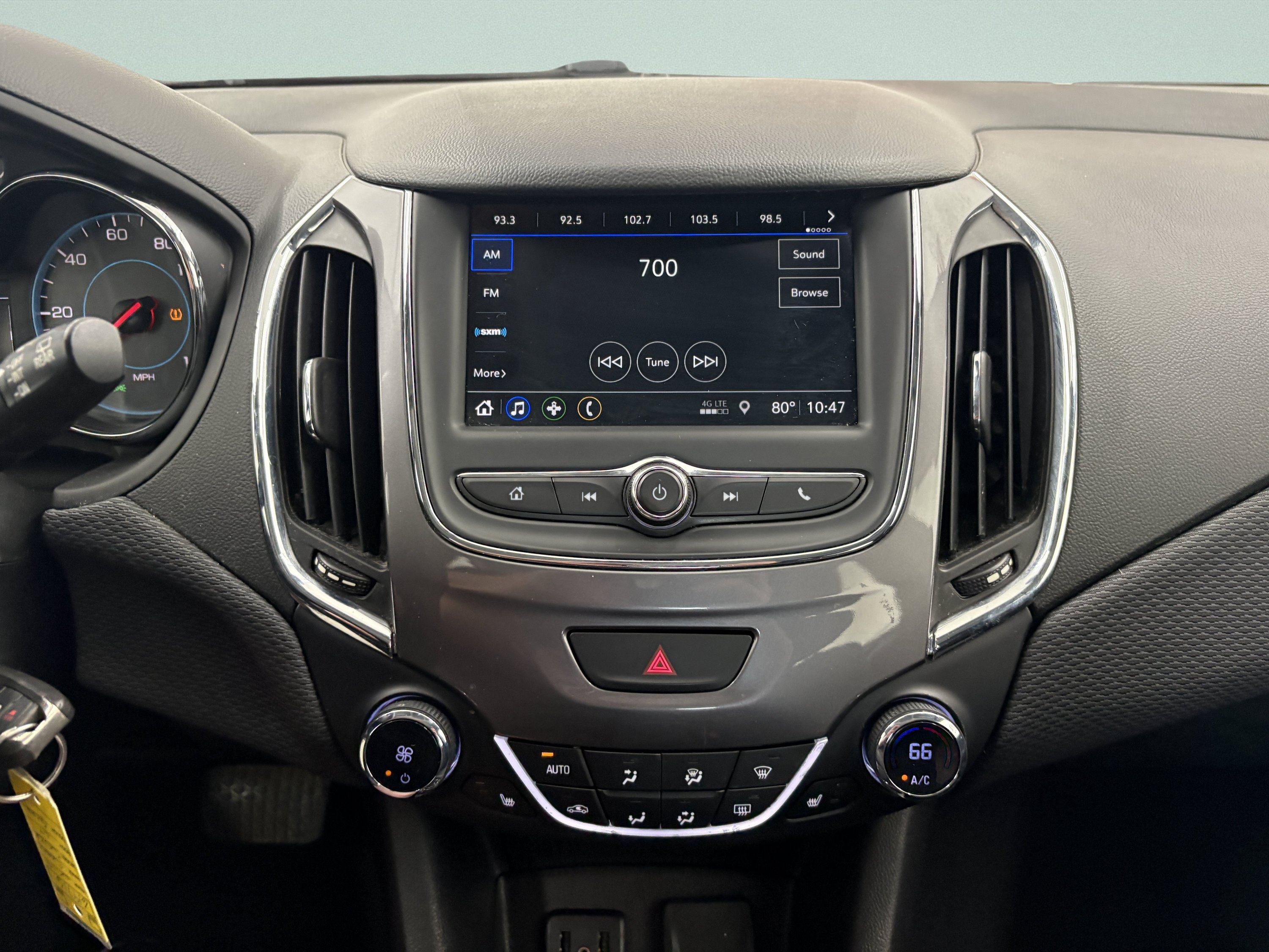 Used 2019 Chevrolet Cruze LT FWD image 12