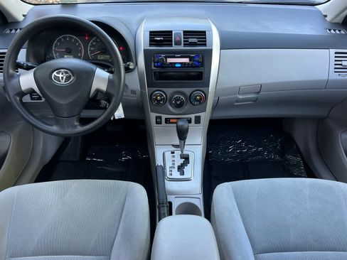 Used 2011 Toyota Corolla LE image 3