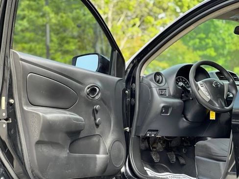 Used 2019 Nissan Versa S FWD image 9