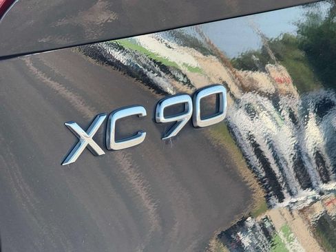 Used 2016 Volvo XC90 T6 Momentum w/ Vision Package AWD/4WD image 11