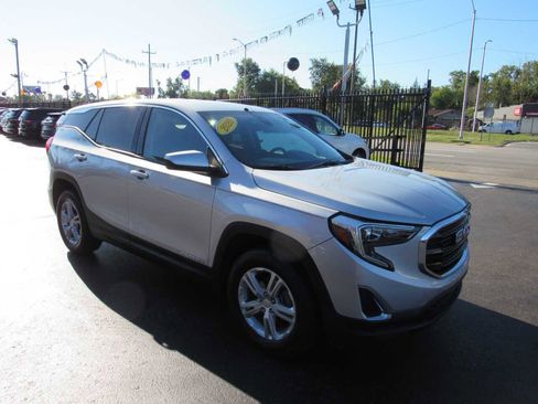 Used 2020 GMC Terrain SLE image 4