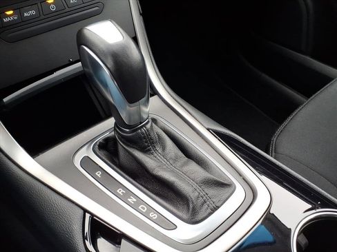 Used 2018 Ford Edge SEL w/ Class II Trailer Tow Package image 25