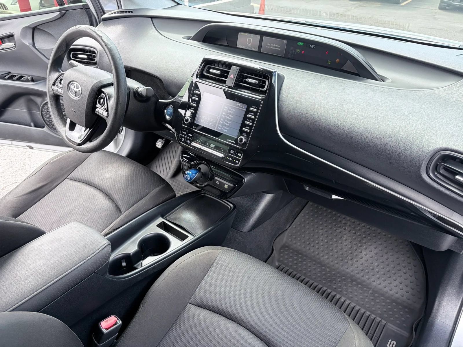 Used 2021 Toyota Prius L Eco FWD image 19