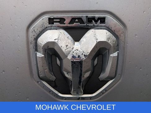 Used 2019 RAM 1500 Laramie image 32
