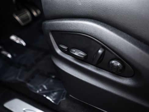 Certified 2025 Porsche Cayenne S image 20