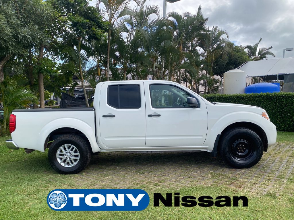 Used 2017 Nissan Frontier SV w/ SV Value Truck Package AWD/4WD image 8