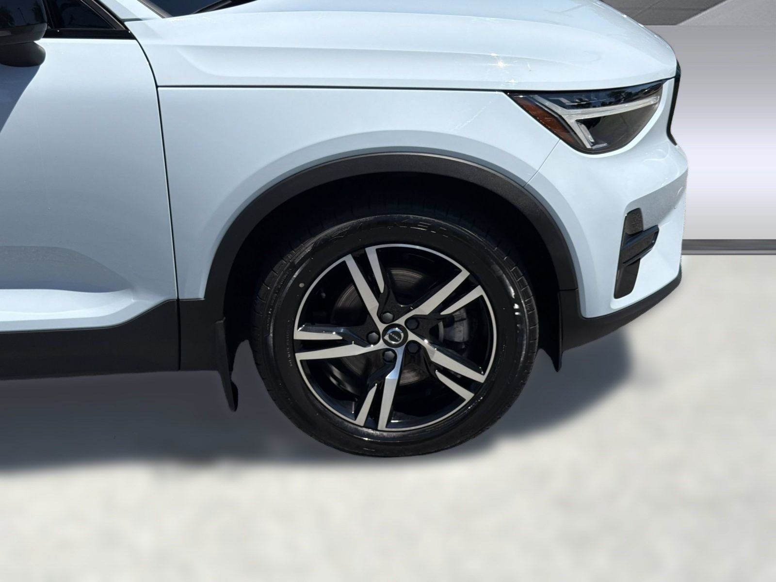 Certified 2024 Volvo XC40 B5 Core w/ Protection Package Premier AWD/4WD image 12