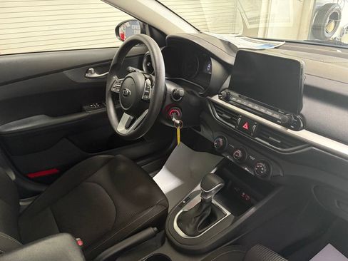 Used 2021 Kia Forte LXS FWD image 19