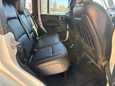 Used 2022 Jeep Wrangler Unlimited Rubicon w/ Cold Weather Group image 12