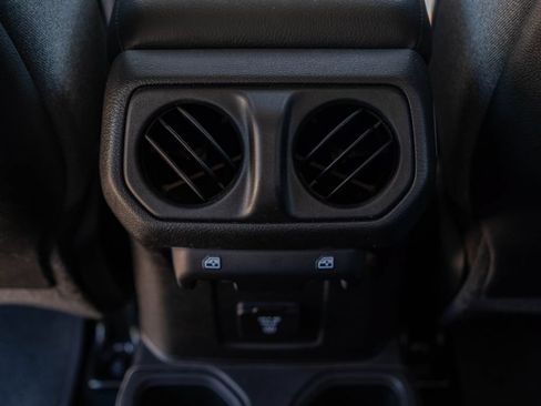 Used 2026 Jeep Gladiator Rubicon AWD/4WD image 16