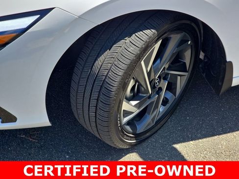 Used 2025 Hyundai Elantra Limited FWD image 32