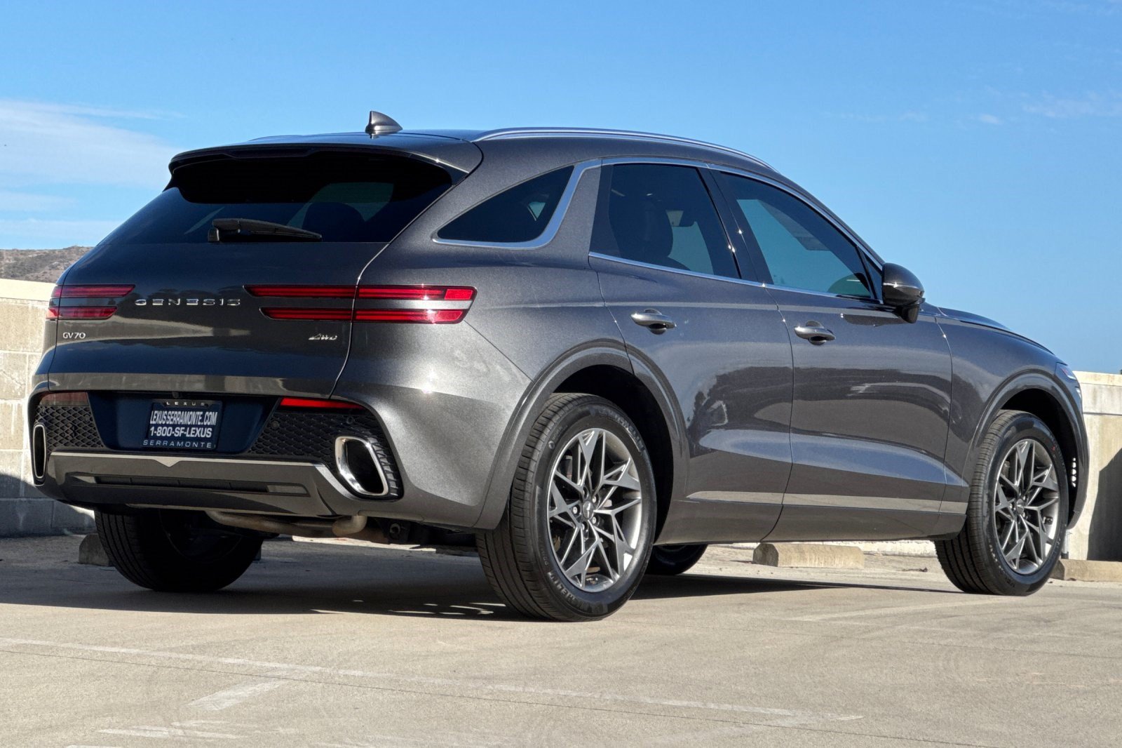 Used 2022 Genesis GV70 2.5T w/ Select Package AWD/4WD image 8