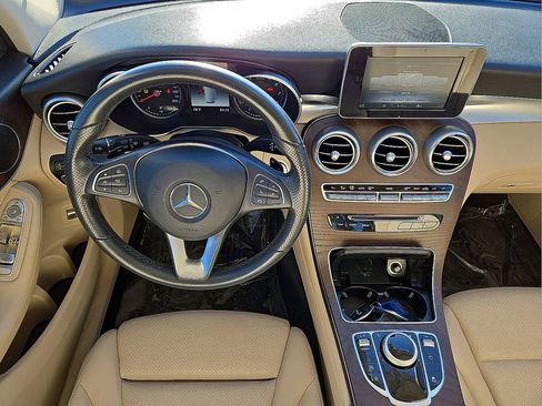 Used 2019 Mercedes-Benz GLC 300 w/ Premium Package image 18