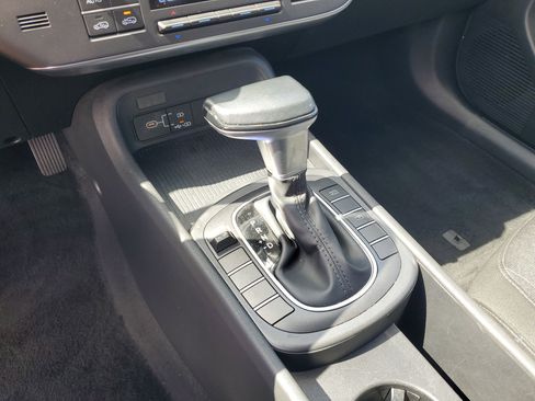 Used 2025 Hyundai Kona SEL image 22