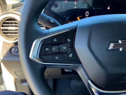 Used 2025 Chevrolet Trax ACTIV w/ Sunroof Package FWD image 22