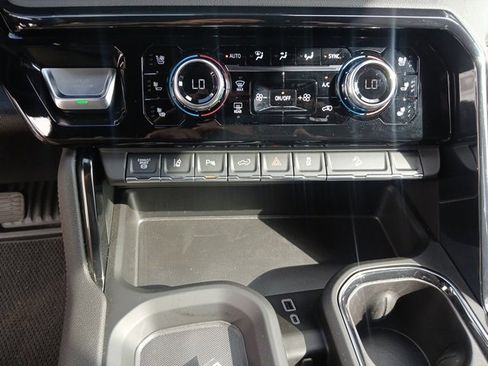 Used 2024 GMC Sierra 2500 AT4 w/ AT4 Premium Plus Package image 47