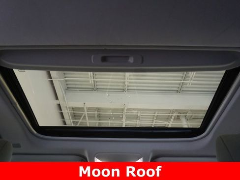 Used 2023 Toyota RAV4 XLE w/ Convenience Package image 8