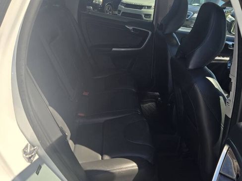 Used 2015 Volvo XC60 T6 w/ Proximity Package AWD/4WD image 15