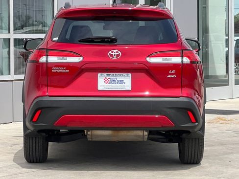 Used 2025 Toyota Corolla Cross LE AWD/4WD image 5
