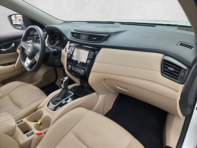 Used 2020 Nissan Rogue SV w/ Sun & Sound Touring Package AWD/4WD image 23