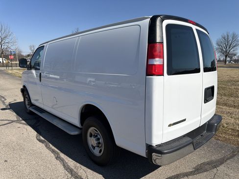 Used 2024 Chevrolet Express 2500 w/ Driver Convenience Package image 5