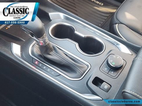 Used 2023 Chevrolet Traverse Premier image 29