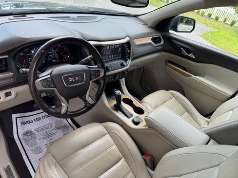 Used 2018 GMC Acadia Denali w/ Technology Package AWD/4WD image 10