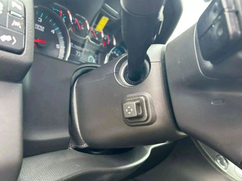 Used 2020 Chevrolet Suburban Premier RWD image 15