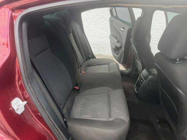 Used 2017 Dodge Charger SE RWD image 11