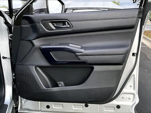 Certified 2025 Nissan Pathfinder SV image 22