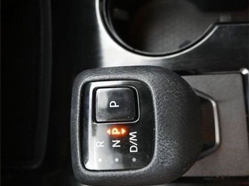 Used 2022 Nissan Rogue SL w/ SL Premium Package image 17