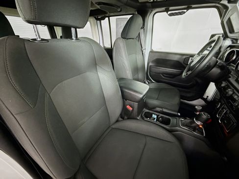 Used 2022 Jeep Wrangler Unlimited Sport image 32