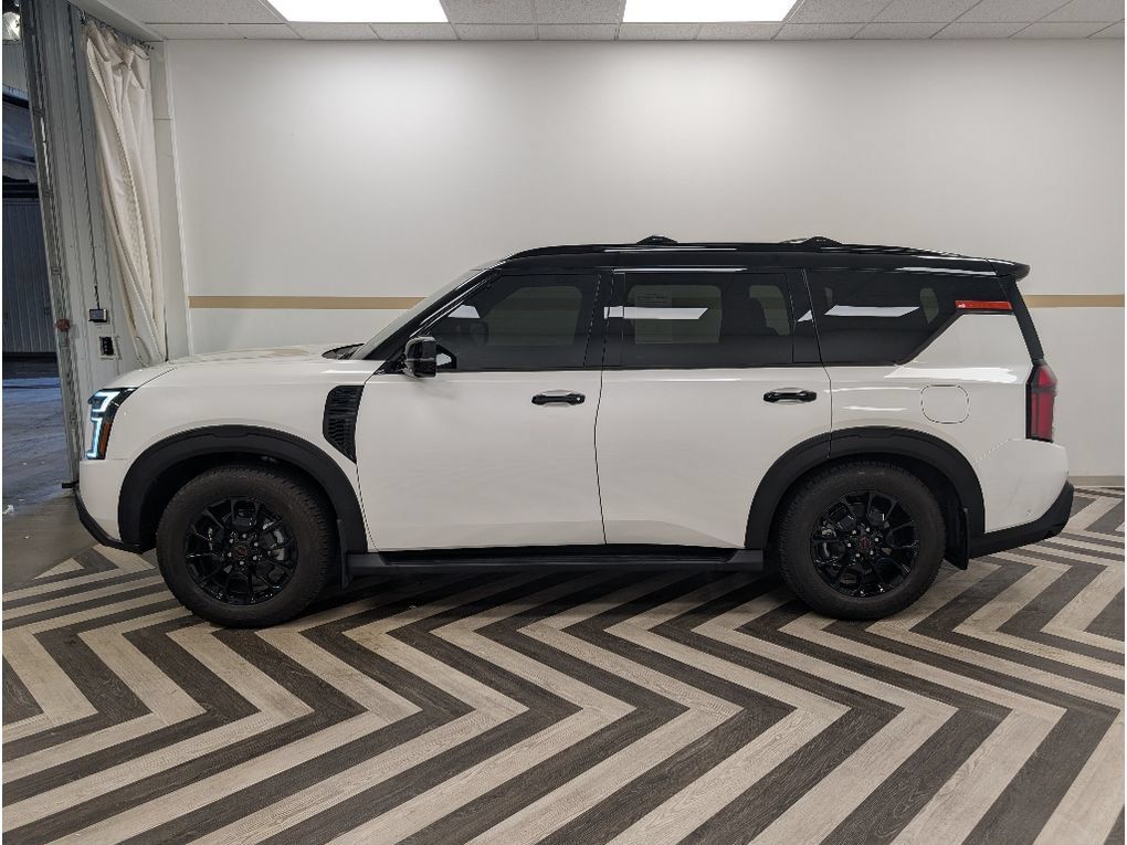 Used 2026 Nissan Armada PRO-4X AWD/4WD image 3