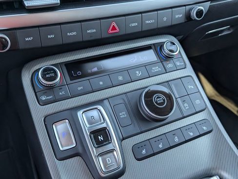 Used 2024 Hyundai Palisade SEL w/ Premium Package image 14