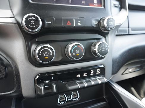 Used 2024 RAM 2500 Big Horn w/ Off Road Package AWD/4WD image 17