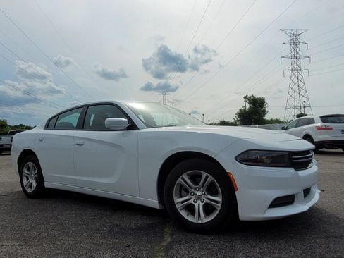 Used 2022 Dodge Charger SXT RWD image 13