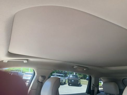 Used 2016 Lincoln MKX Reserve w/ Climate Package image 11