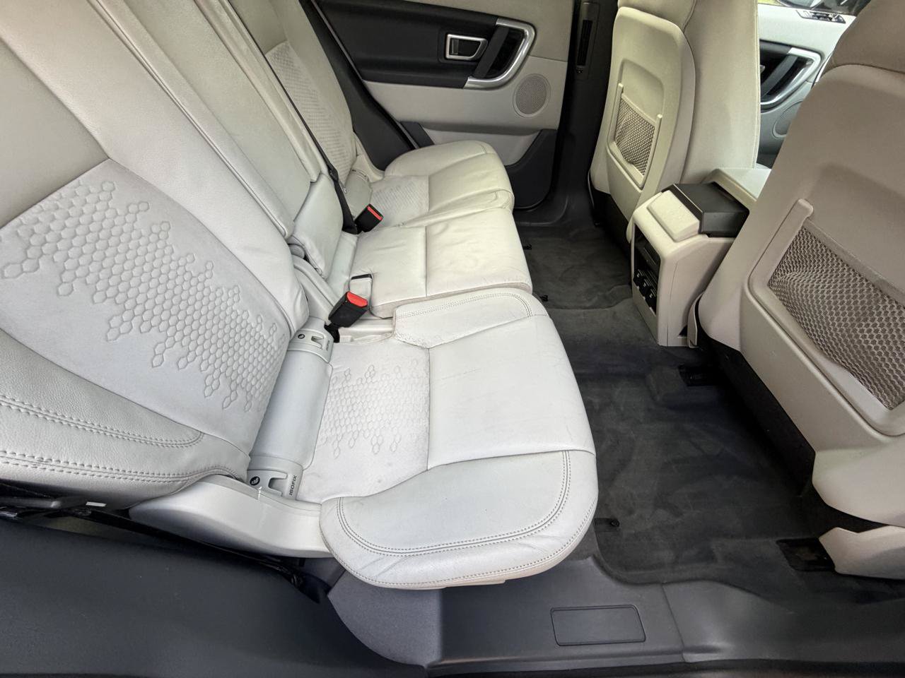 Used 2016 Land Rover Discovery Sport SE AWD/4WD image 41
