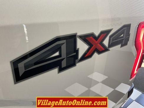 Used 2016 Ford F150 Platinum w/ Equipment Group 701A Luxury image 30