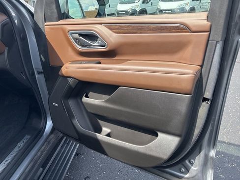 Used 2022 Chevrolet Tahoe High Country AWD/4WD image 36