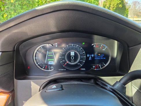 Used 2019 Cadillac Escalade ESV Luxury AWD/4WD image 19
