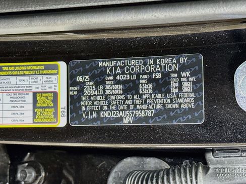 Used 2025 Kia Soul LX FWD image 28