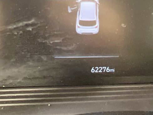 Used 2024 Hyundai Venue Limited FWD image 12