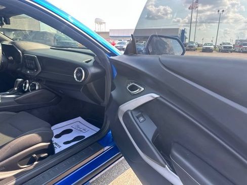Used 2017 Chevrolet Camaro SS RWD image 11