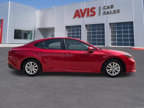 Used 2025 Toyota Camry LE FWD image 5