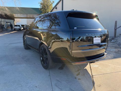 Certified 2023 Land Rover Range Rover Autobiography image 3