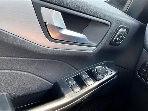 Used 2025 Ford Escape Platinum AWD/4WD image 33