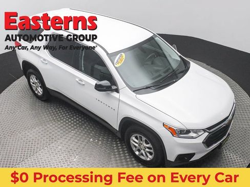 Used 2021 Chevrolet Traverse LS AWD/4WD image 3
