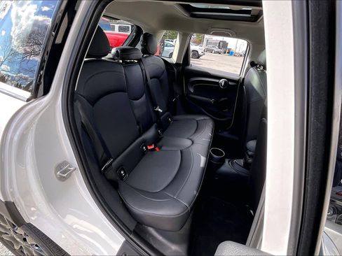 Used 2022 MINI Cooper 4-Door Hardtop image 19