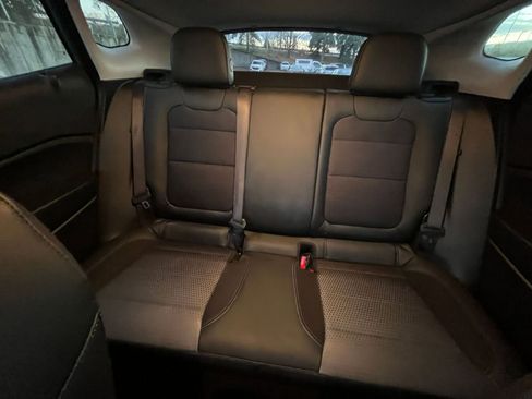 Used 2025 Chevrolet Trax LT image 38